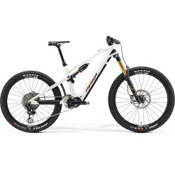 Rower elektryczny enduro Merida eONE-SIXTY 10K MY25 biało-czarny z karbonową ramą, amortyzatorem FOX i kołami DT Swiss