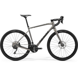Rower MERIDA SILEX 400 2026 w kolorze szarym-widok z boku