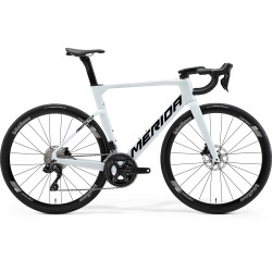 Rower szosowy MERIDA REACTO 5000 2026 w kolorze białym-widok z boku